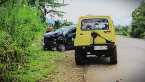 BREAKING NEWS KECELAKAAN MOBIL MELIBATKAN KADES PEKALOA BEGINI KEJADIAN NYA…!!!!